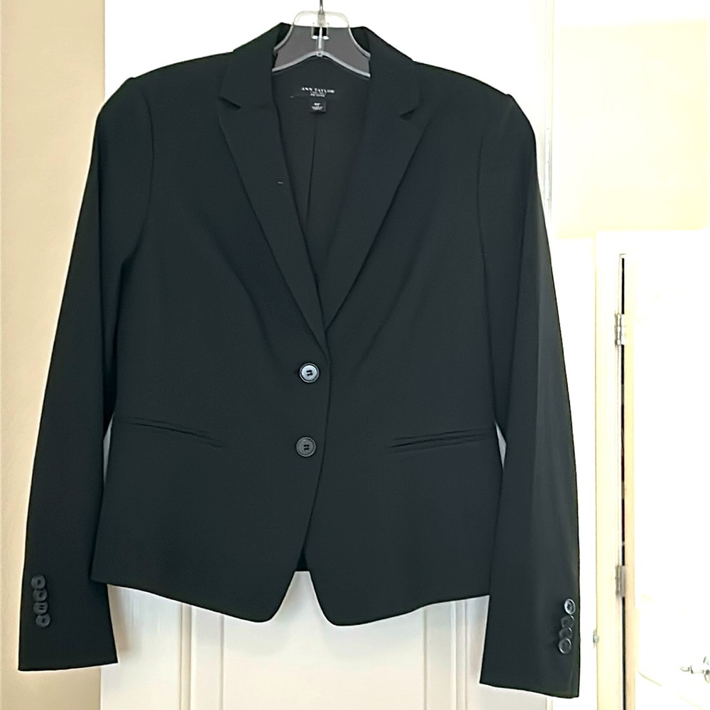 Ann Taylor suit 4P like new